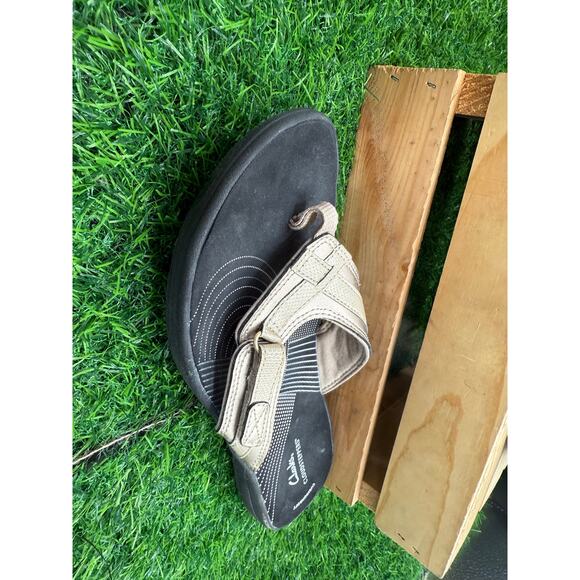 Cloudsteppers by Clarks- Gold/Black Sandals- Size 9W - Picture 2 of 10